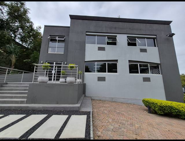 650M² OFFICE FOR SALE IN SUNNINGHILL